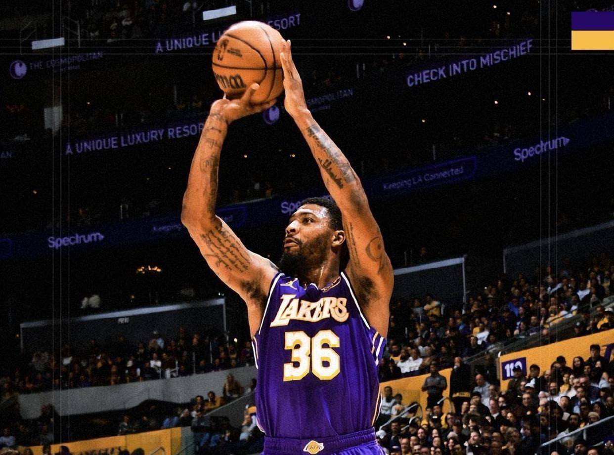 jiuyou-包含密尔沃基雄鹿发布备战花絮；窗口期豪取连胜；CBA常规赛任务艰巨；球队文化再被提及的词条